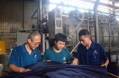 特整丙班氣流機(jī)組：三人七個(gè)機(jī)臺(tái)，班產(chǎn)三萬五